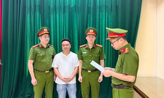 Ra quyết định khởi tố chủ cửa hàng xe đạp điện Nguyễn Đình Quyết SN 1992