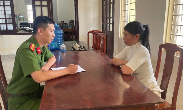 Nguyễn Thị Thanh Nga 48 tuổi ra đầu thú