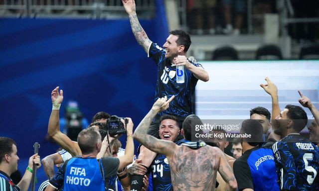 90 phút để Messi thành 