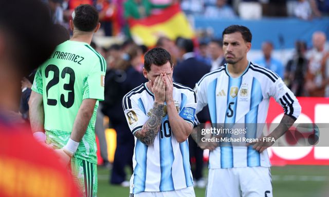 Và rồi Messi đã khóc, ai bảo chỉ Ronaldo mới tận hiến và khát khao để sống mãi với trái bóng!