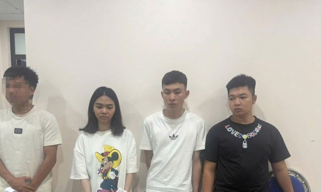 Khám xét khẩn cấp phòng trọ, tạm giữ Nguyễn Thị Cẩm Anh SN 2002