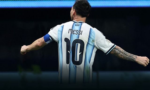 Argentina thua nhưng Messi vẫn thắng ở một điều mà không ai làm được