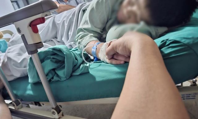 Hà Nội: Nam sinh lớp 6 nghi bị bạn nhét bút bi vào vùng nhạy cảm, công an mời các bên liên quan làm việc