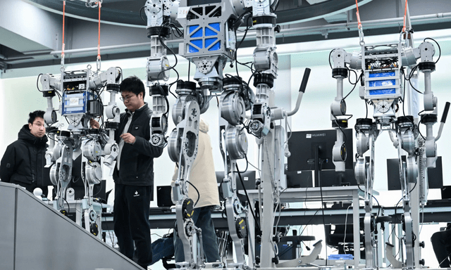 Tháo dỡ toàn bộ một cỗ máy, chuyên gia Nhật nhận ra robot Trung Quốc đã 