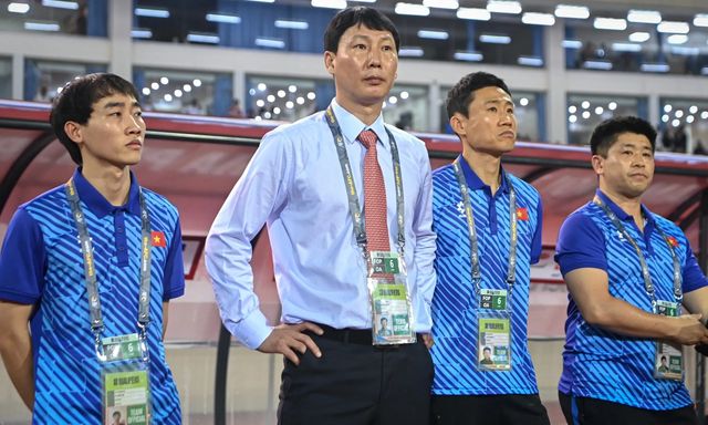 Phá dớp Mỹ Đình, HLV Kim Sang-sik chờ đưa ĐT Việt Nam bứt tốc trước Singapore