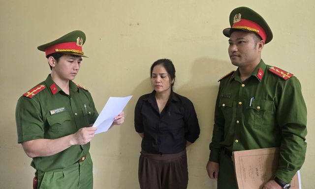 Quyết định khởi tố chủ nợ Đặng Thị Ghi 45 tuổi