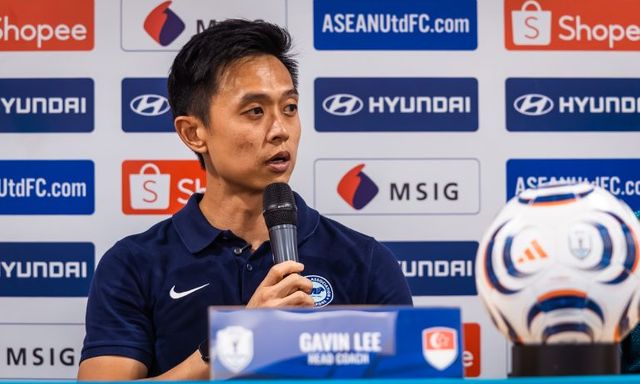 Đẩy HLV Kim Sang-sik vào thế khó, hóa ra HLV Singapore từng học bằng tại... Việt Nam