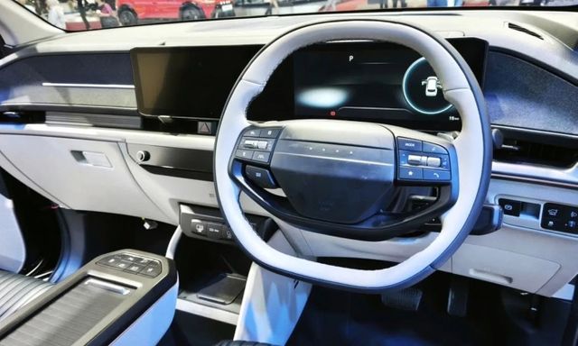 Hyundai ra mắt MPV điện 7 chỗ mới: Sạc nhanh, chạy tới 490 km mỗi lần sạc