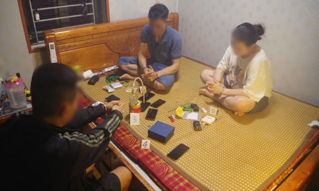 Công an kiểm tra đột xuất nơi ở của người đàn ông SN 1991, bắt chủ nhà