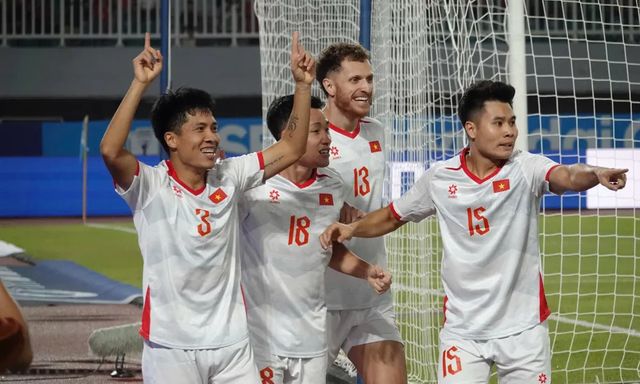 Bay cao trước Indonesia, ĐT Việt Nam hãy về mặt đất vì Campuchia!