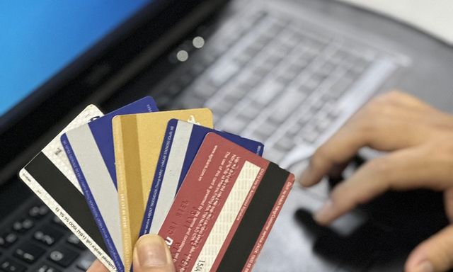 Mức phạt lên đến 200 triệu đồng nếu người dùng tài khoản ngân hàng có hành vi sau