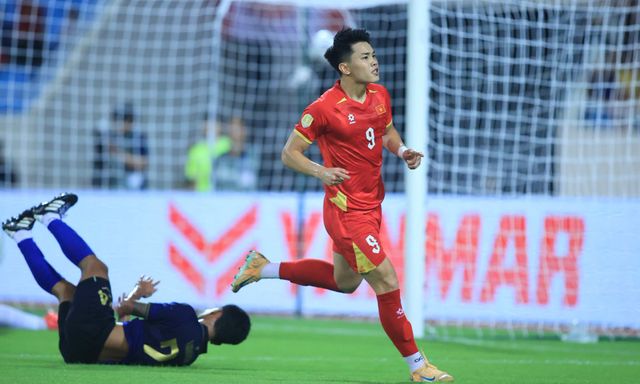 Cuộc đua Vua phá lưới AFF Cup: Đình Bắc chiếm lại ngôi đầu, thiết lập cột mốc lịch sử