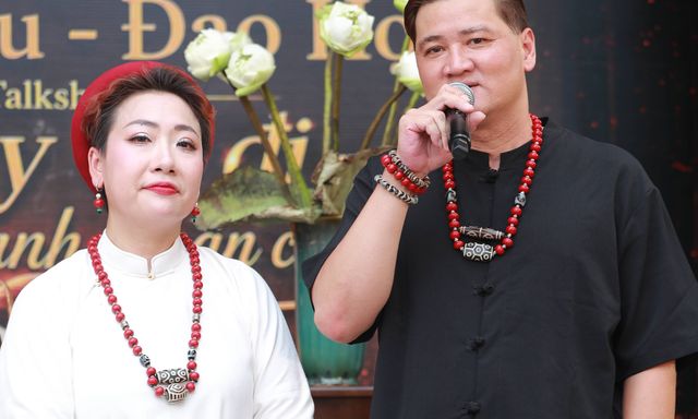 Ca sĩ Hiền Anh cùng chồng cựu cầu thủ xuất hiện tại Duyên 8, kể chuyện về mẹ mùa Vu Lan