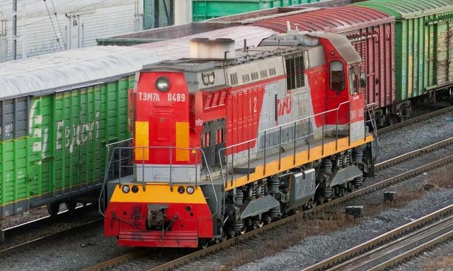 Phát hiện chuyến tàu kỳ lạ của Nga: Tự biết nhận diện đèn đỏ, chướng ngại vật mà không cần người lái
