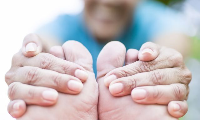 5 dấu hiệu cho thấy cơ thể đã bắt đầu lão hóa: Có dấu hiệu nằm ở bàn chân nhiều người không ngờ tới