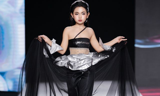 Người mẫu Trúc Hà xuất hiện trong 4 bộ sưu tập, đảm nhận 2 vị trí quan trọng