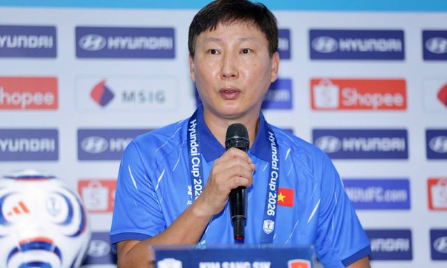 HLV Kim Sang-sik “đọc bài” của đối thủ, tuyên bố hạ gục Malaysia ở bán kết AFF Cup