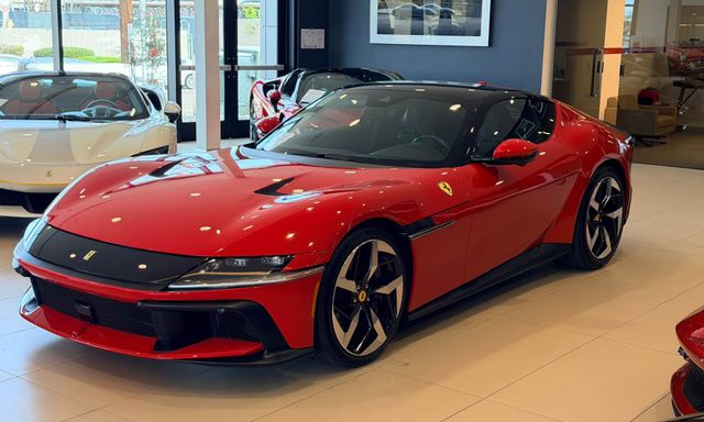 Ferrari 12Cilindri đầu tiên về Việt Nam, dùng máy V12 hơn 800 mã lực, giá bán vẫn là ẩn số
