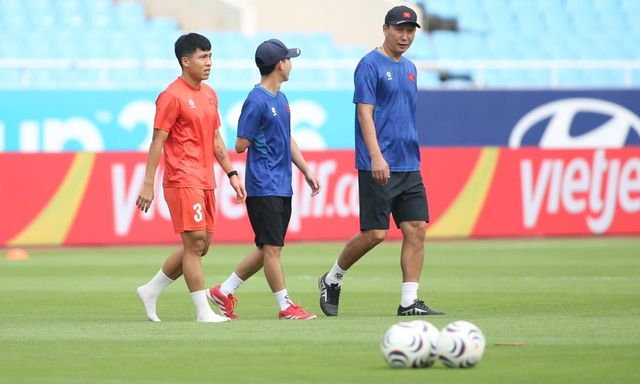 Đội hình Việt Nam vs Malaysia: HLV Kim Sang-sik tạm cất “bảo kiếm”, xoay bài vào phút chót?