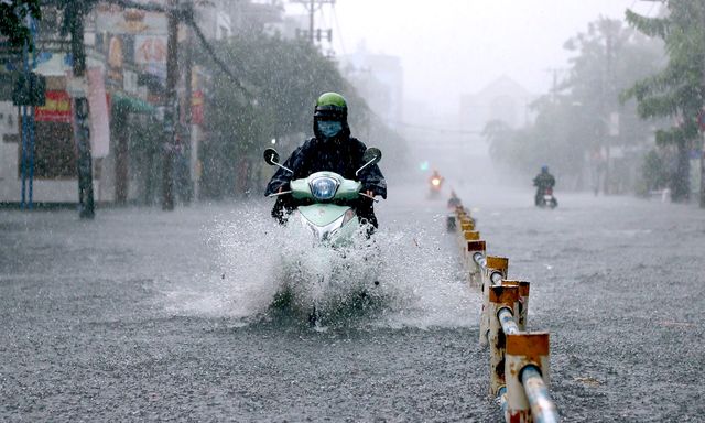 Tin mới nhất về cơn bão số 4: Các tỉnh, thành nào sẽ có mưa to đến rất to?