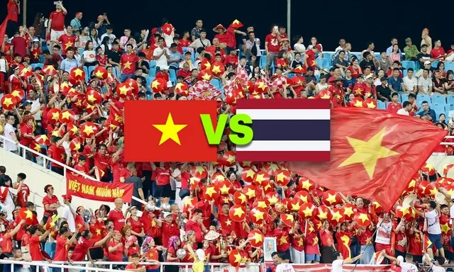 CĐV Việt Nam có hành động khiến báo Thái Lan bất ngờ trước chung kết AFF Cup