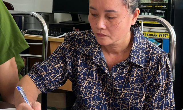 Nguyễn Thị Thu Hà SN 1980 ra đầu thú