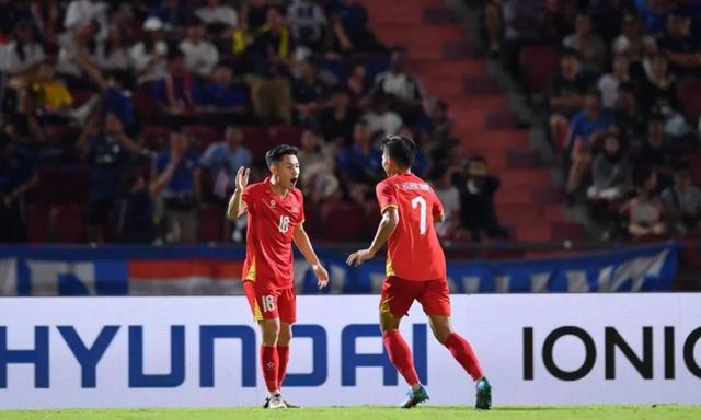 Báo Indonesia: “Tuyển Việt Nam đã gây sốc!”