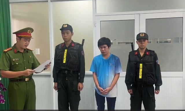 Ra quyết định khởi tố vợ chồng chủ hộ kinh doanh Phan Thị Thanh Vy SN 2000