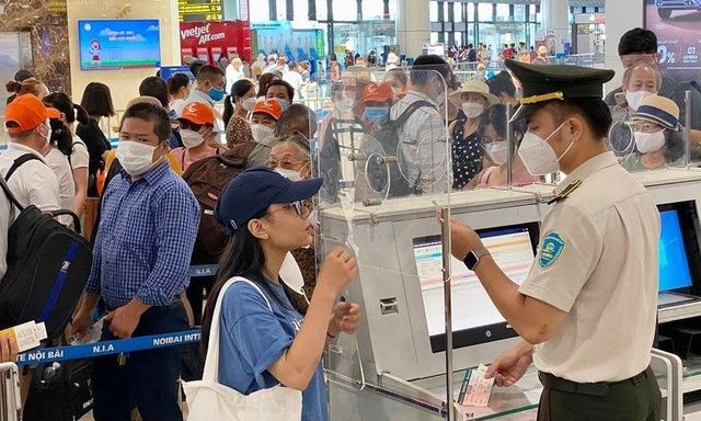 Tất cả người dân sắp đi nước ngoài dịp 2/9 chú ý quy định phạt đến 50 triệu đồng đã áp dụng