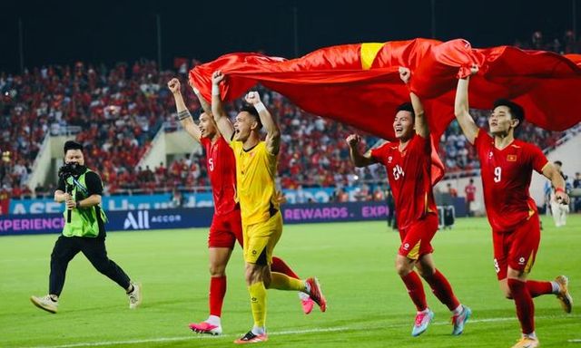 Báo Trung Quốc: “Thật khó tin với pha phản lưới của cầu thủ Thái Lan”