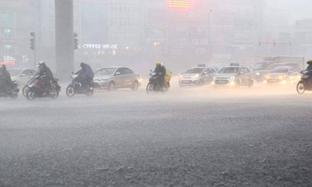 Tin mới nhất về đợt mưa dông kéo dài nhiều ngày ở miền Bắc