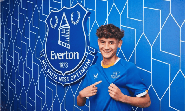 Tài năng trẻ gốc Việt chính thức gia nhập Everton
