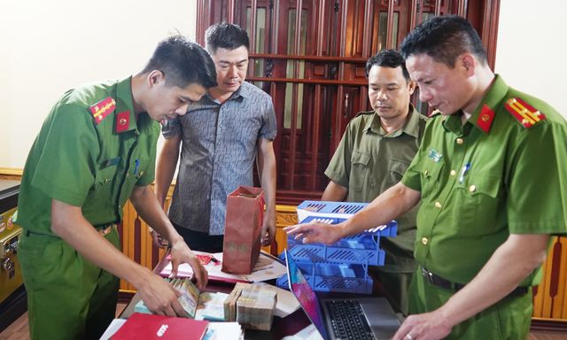 Quá khứ bất ngờ của giám đốc “Linh Lùn” - chủ chuỗi nhà hàng, karaoke vừa bị khám xét khẩn cấp
