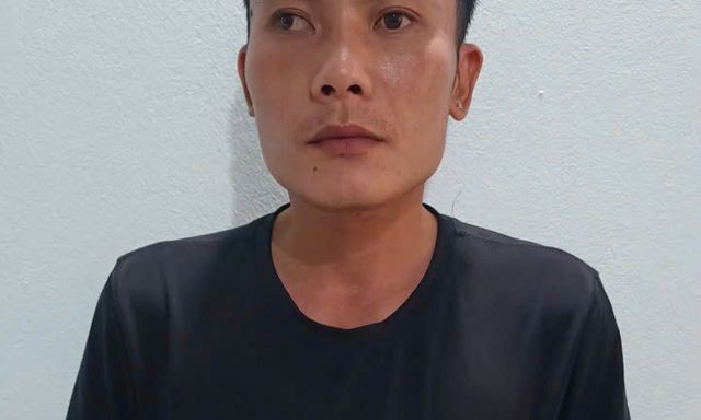 Nguyễn Khắc Đình SN 1995 ra đầu thú