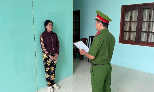 Ra quyết định khởi tố Phan Thị Kim Ngân SN 1979