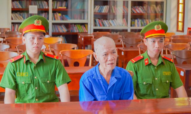 Bắt giữ Trần Hoàng Minh 68 tuổi lúc 16 giờ 30