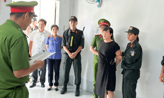 Thi hành lệnh bắt tạm giam Facebooker Nguyễn Thị Châu SN 1968