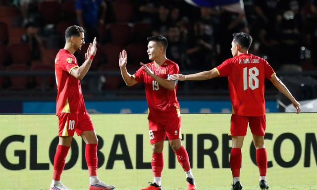 Quang Hải chính thức vắng mặt tại FIFA ASEAN Cup, HLV Kim Sang-sik gọi ai lên thay thế?