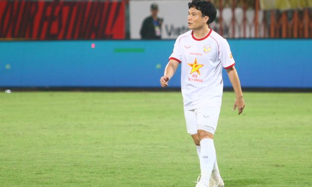 “Ronaldo Việt Nam” bất ngờ chia tay CLB V.League dù vừa ký hợp đồng, tìm bến đỗ mới ở tuổi 34?