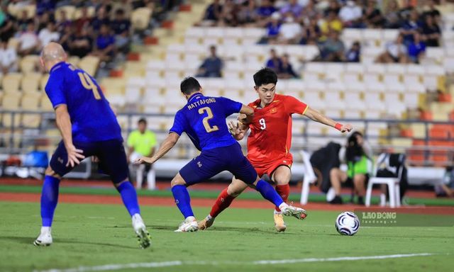 Lời tâng bốc của FIFA & mối hiểm nguy cho tuyển Việt Nam khi đại chiến Thái Lan