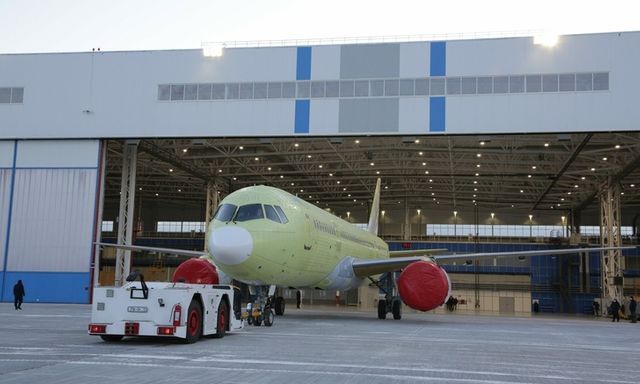 Phi công Nga tiết lộ về dòng máy bay nội địa: “Chỉ có càng đáp và thân máy bay là bằng kim loại”