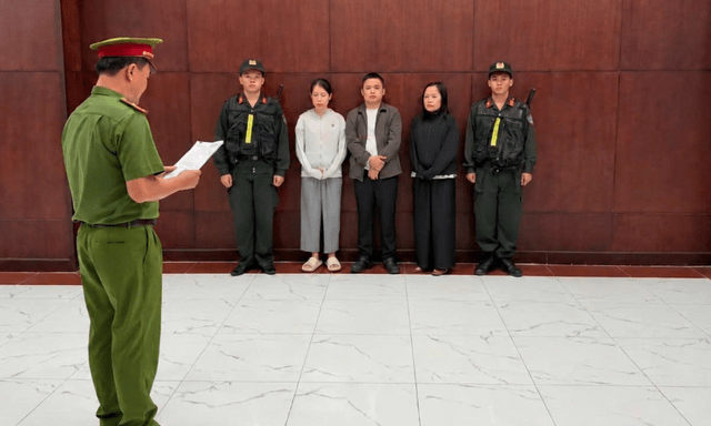 Quyết định khởi tố Chủ Công ty dược phẩm Đặng Thiên Hương SN 1992 trong vụ án Ngân 98