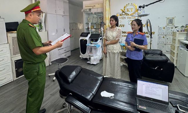 Quyết định khởi tố bà chủ hộ kinh doanh thẩm mỹ Kim Tuyến 