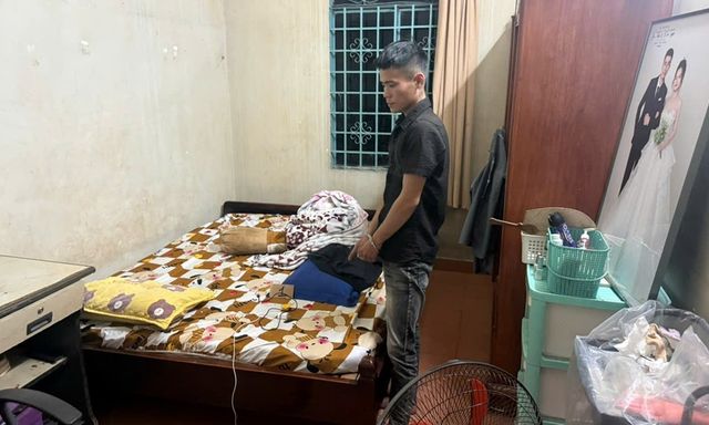 Kiểm tra nhà riêng lúc 13 giờ, công an bắt Phùng Thanh Tùng SN 2006