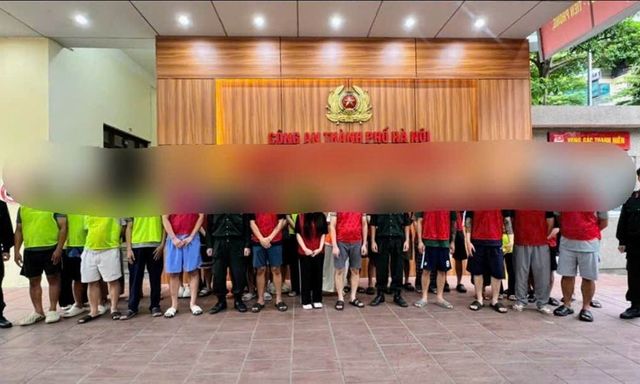 Công an đồng loạt khám xét khẩn cấp 12 địa điểm trong chuyên án đặc biệt lớn: Bắt Trần Minh Đức SN 1989