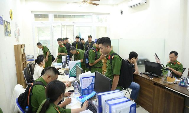 Vụ bắt hàng loạt giám đốc, phó giám đốc ở TPHCM: 250 CBCS khám xét, thu 288 thùng tài liệu, 163 CPU