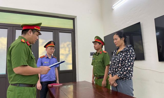 Ra quyết định khởi tố người bán thịt lợn Bùi Thị Hiền SN 1976