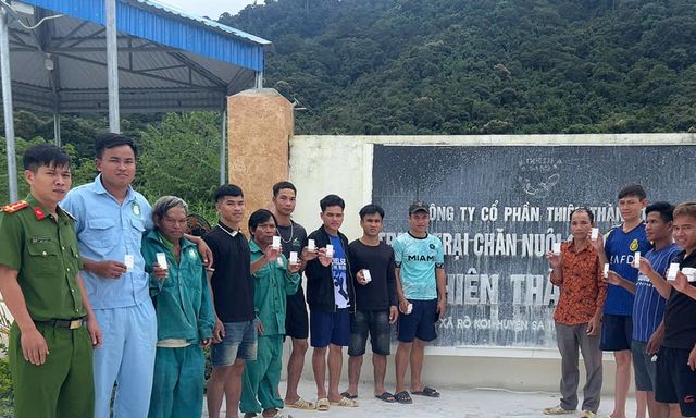 Công an bất ngờ kiểm tra 55 người tại trang trại chăn nuôi 
