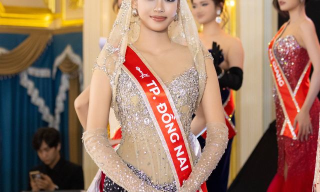 Top 23 Miss Charm Vietnam nhận sash, lộ diện trước truyền thông