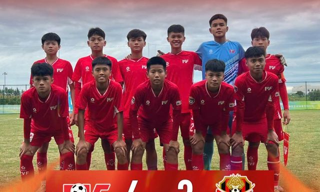 Thắng 6-3 đối thủ Hàn Quốc, đội bóng Việt Nam vào bán kết giải quốc tế với ngôi nhất bảng